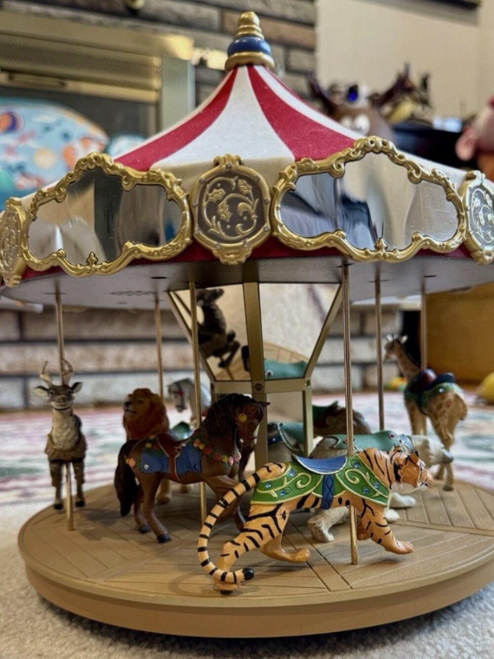 Hallmark Keepsake Ornament Carousel Display with 8 Animals Music 2004